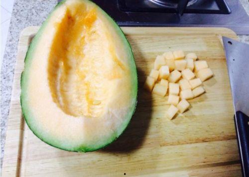 糖糖吃哈密瓜视频,哈密瓜美味时光